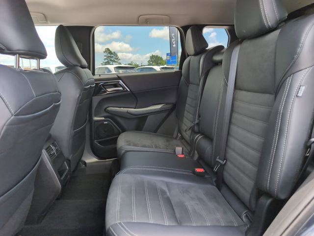 Used 2025 Mitsubishi Outlander SE FWD image 29