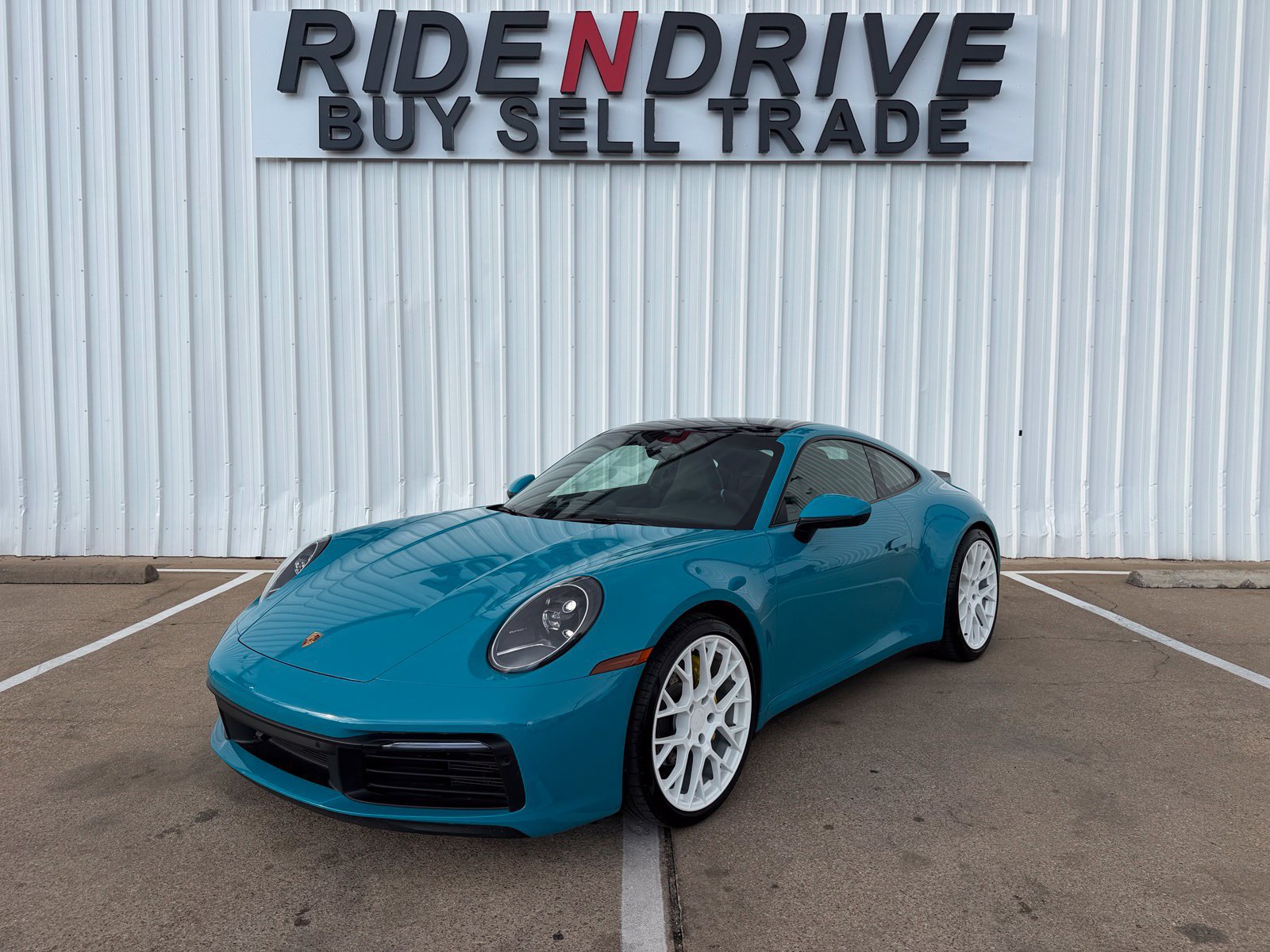 Used 2021 Porsche 911 Carrera RWD image 1