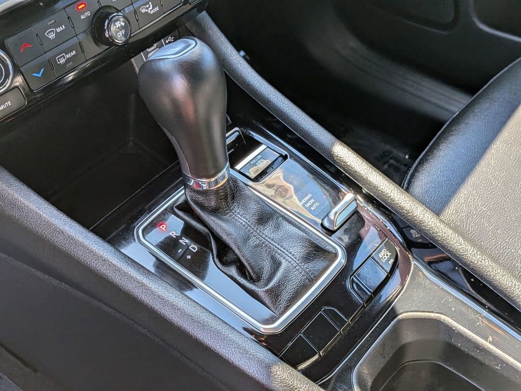 Used 2025 Jeep Compass Limited image 20