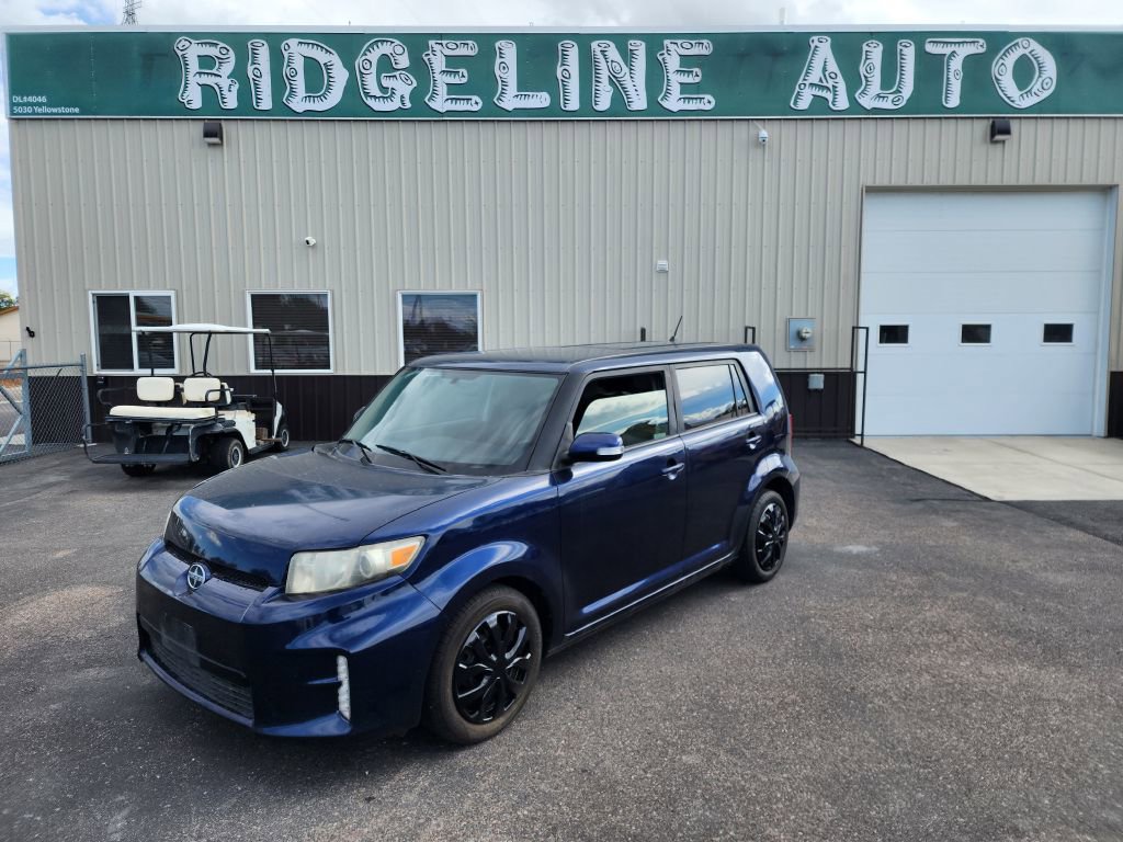 Used 2014 Scion xB FWD image 1