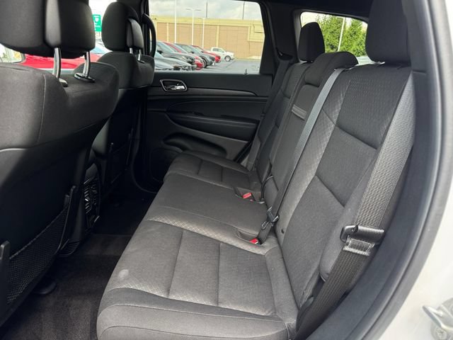 Used 2018 Jeep Grand Cherokee Laredo AWD/4WD image 5