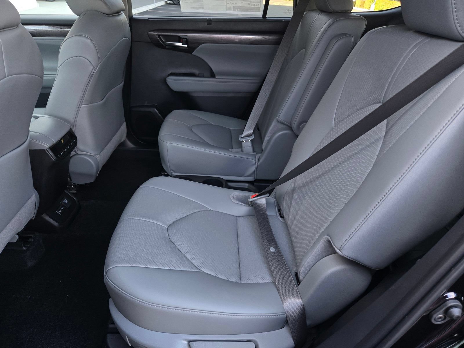 Certified 2026 Toyota Highlander Limited AWD/4WD image 11