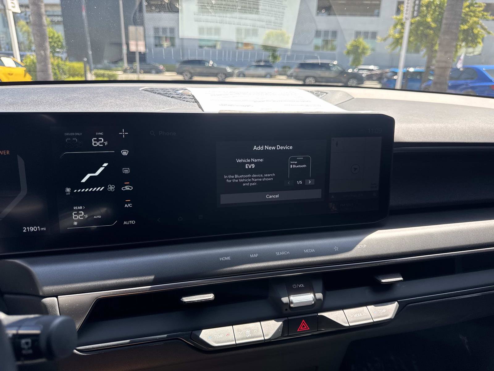 Used 2024 Kia EV9 Wind image 23