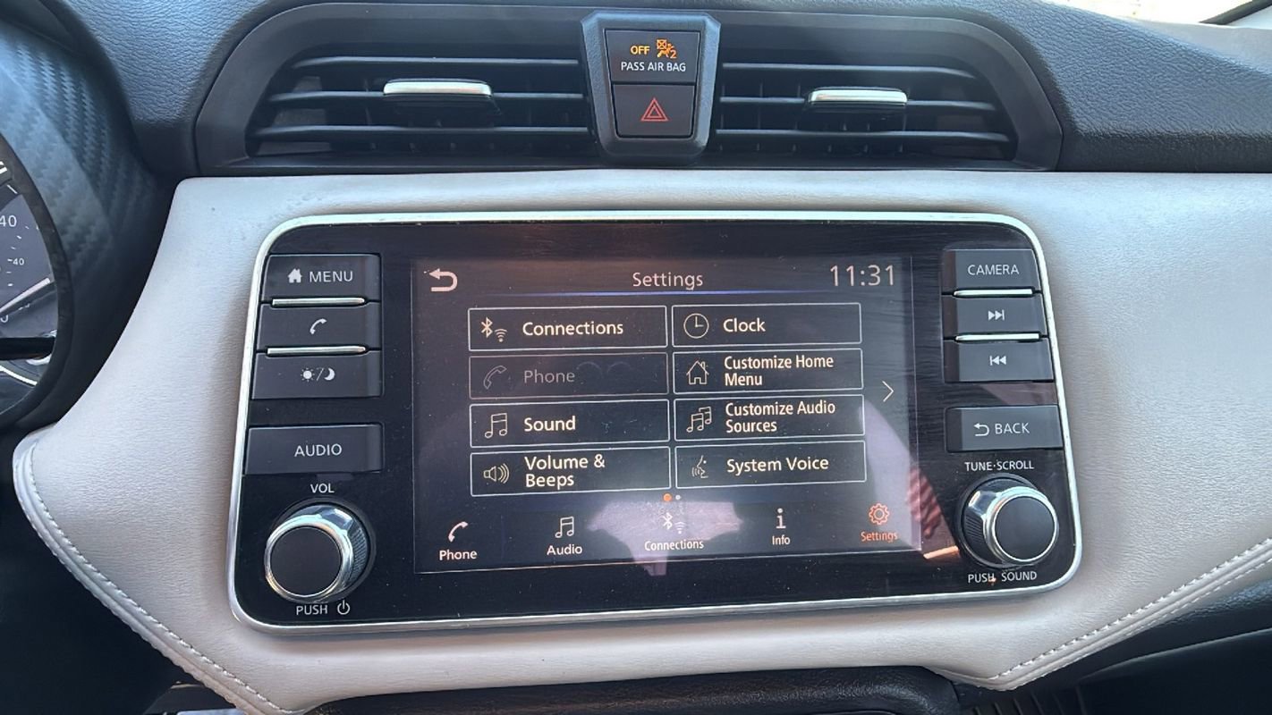 Used 2020 Nissan Versa SV image 23