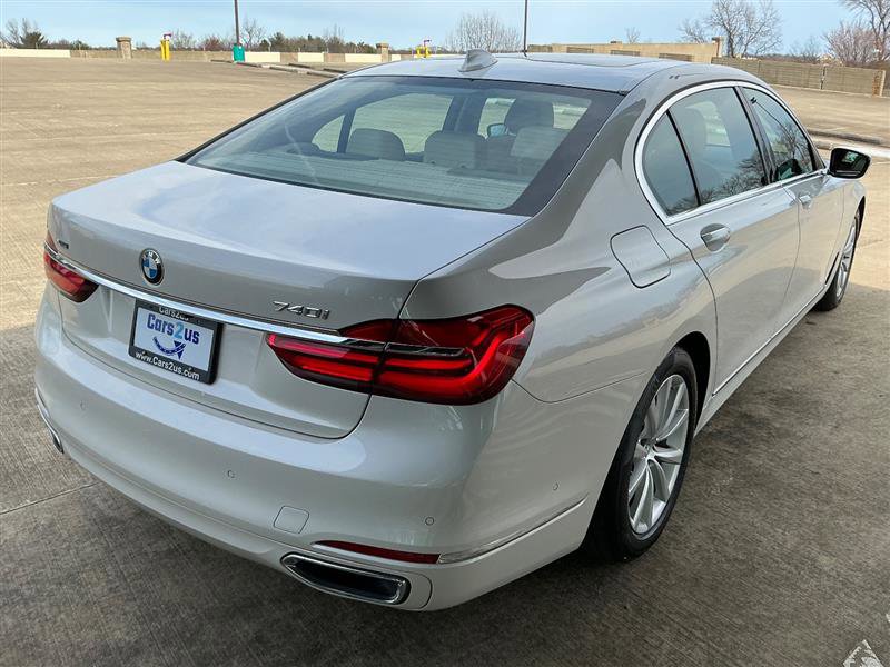 Used 2017 BMW 740i xDrive image 6
