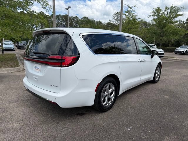 Used 2024 Chrysler Pacifica Limited FWD image 6