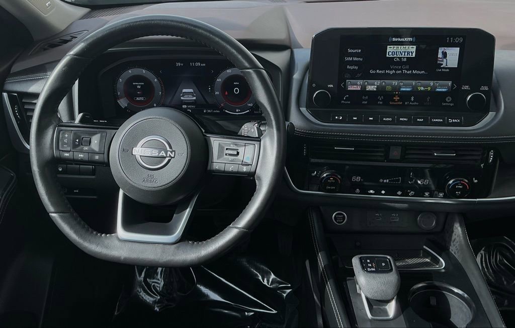 Used 2023 Nissan Rogue Platinum image 11