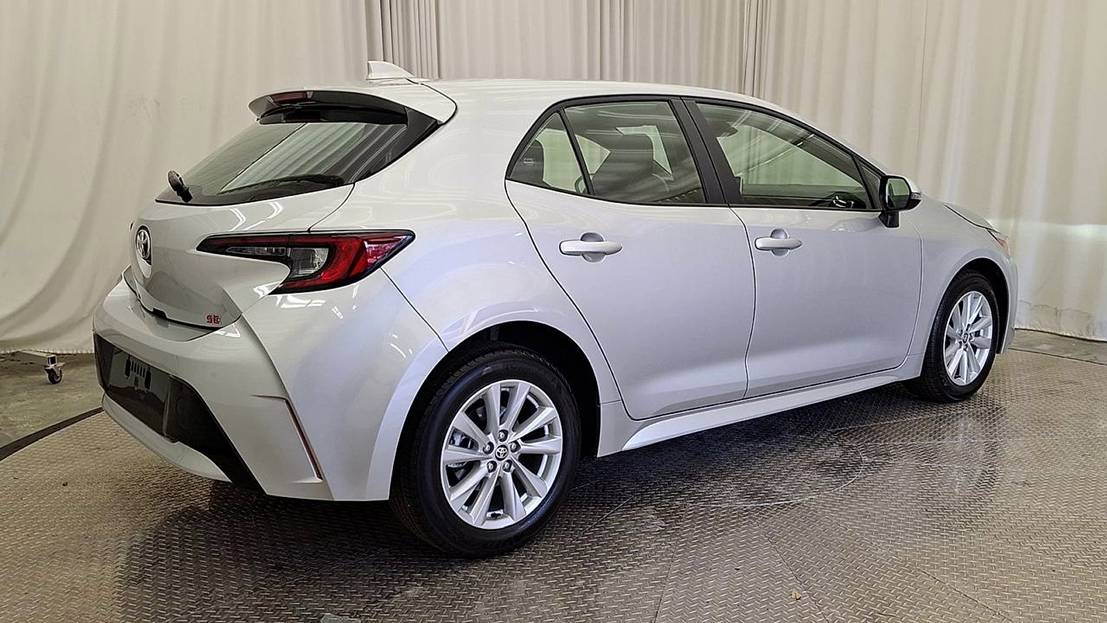 Certified 2024 Toyota Corolla SE image 3