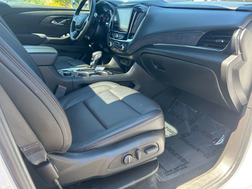 Used 2023 Chevrolet Traverse High Country image 25