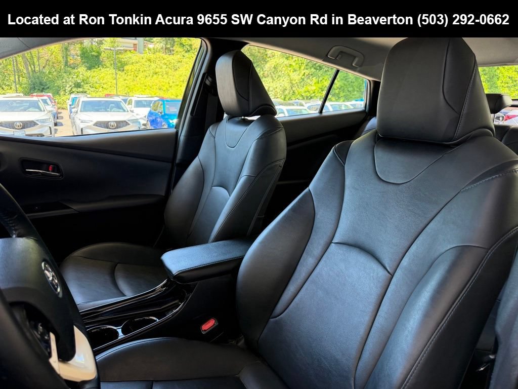Used 2017 Toyota Prius Three Touring w/ Carpet Mat Package FWD image 14