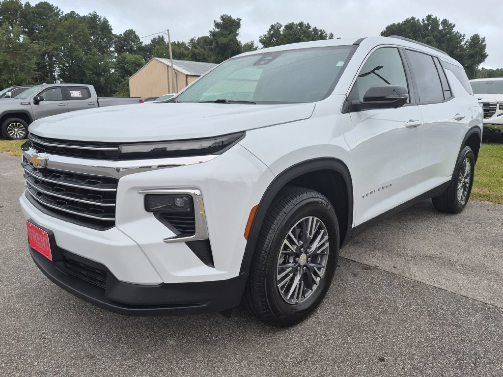 Used 2023 Chevrolet Traverse LS w/ Safety Package FWD image 2