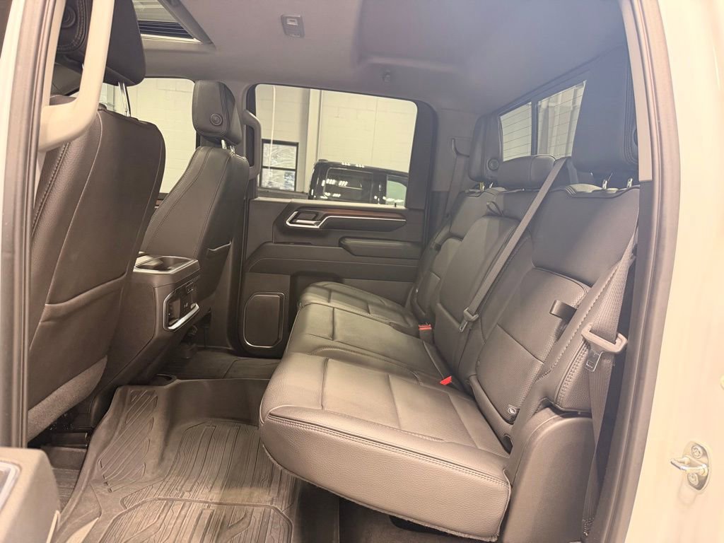 Used 2024 GMC Sierra 3500 Denali w/ Denali Reserve Package image 23