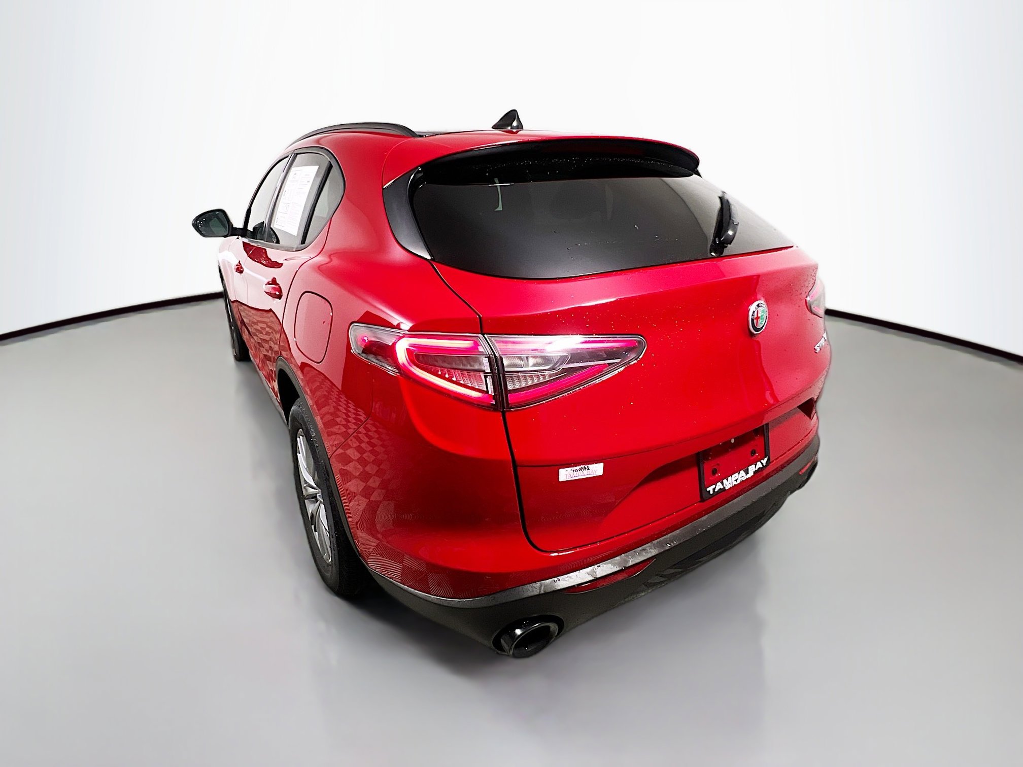 Used 2024 Alfa Romeo Stelvio Sprint image 8