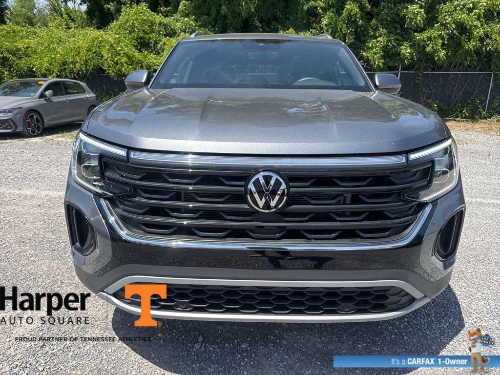 Used 2024 Volkswagen Atlas Cross Sport SE w/ Panoramic Sunroof Package FWD image 8