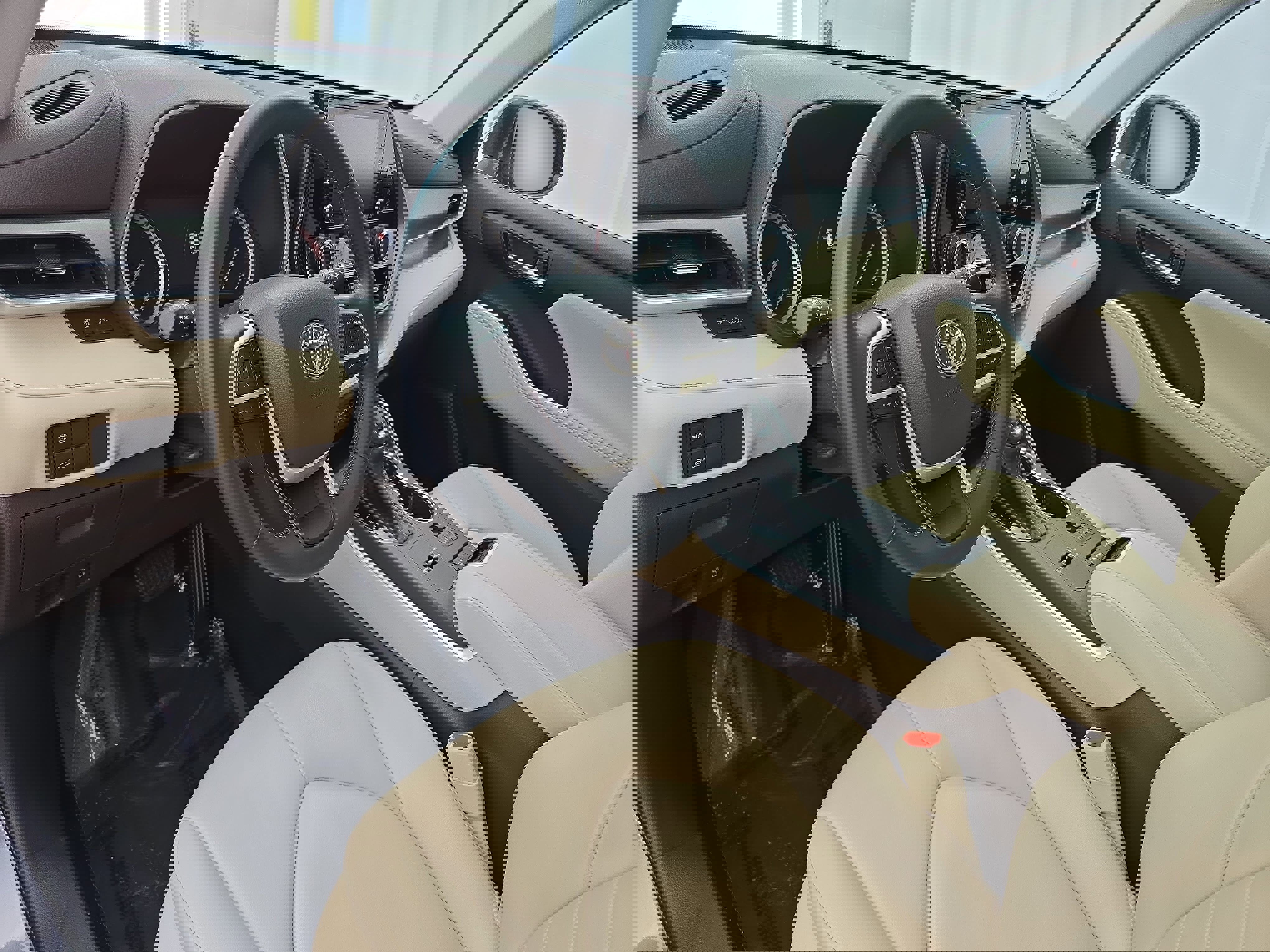 Used 2022 Toyota Highlander XLE image 17