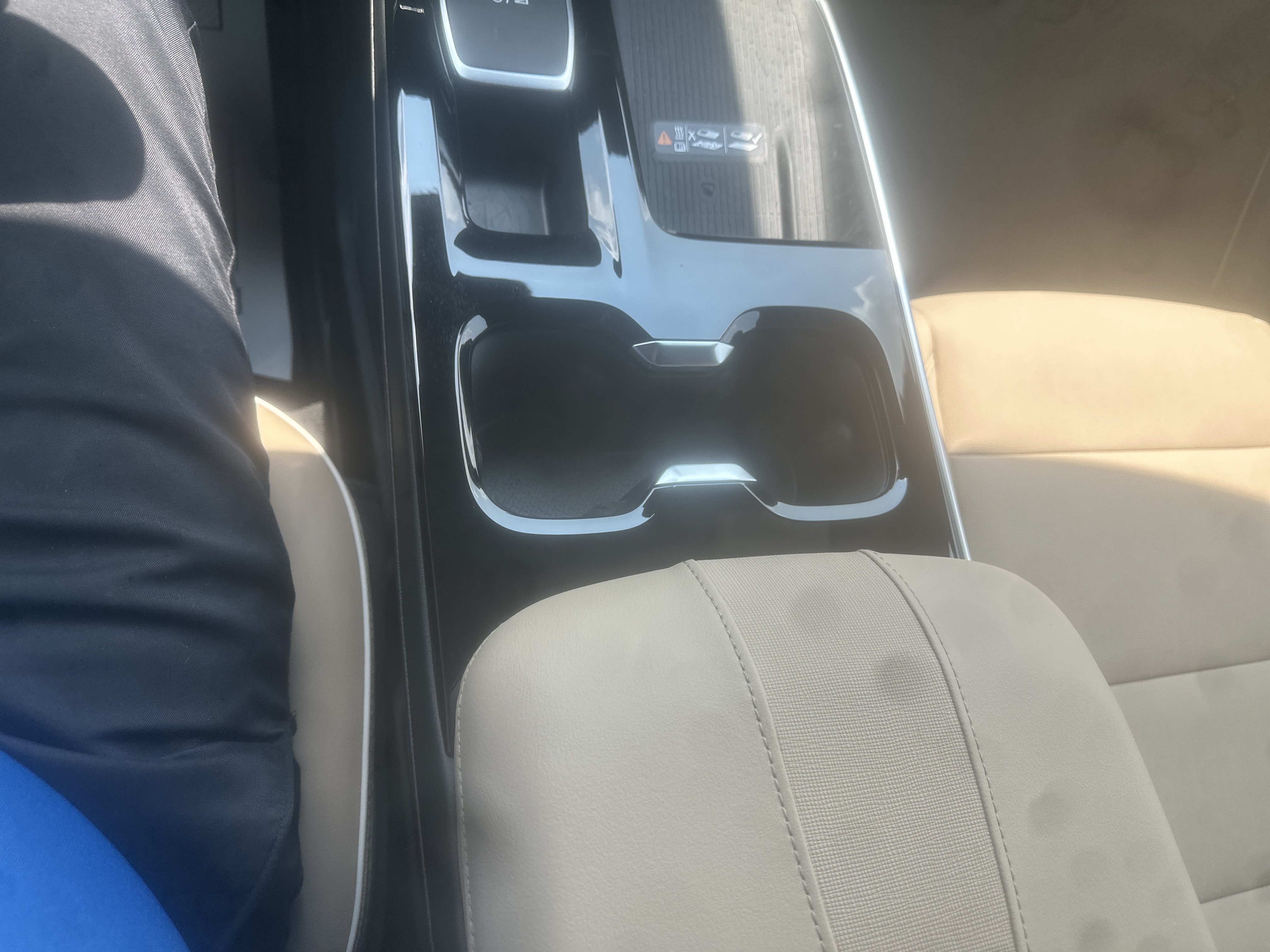 Used 2025 Buick Enclave Preferred w/ Power Package FWD image 22