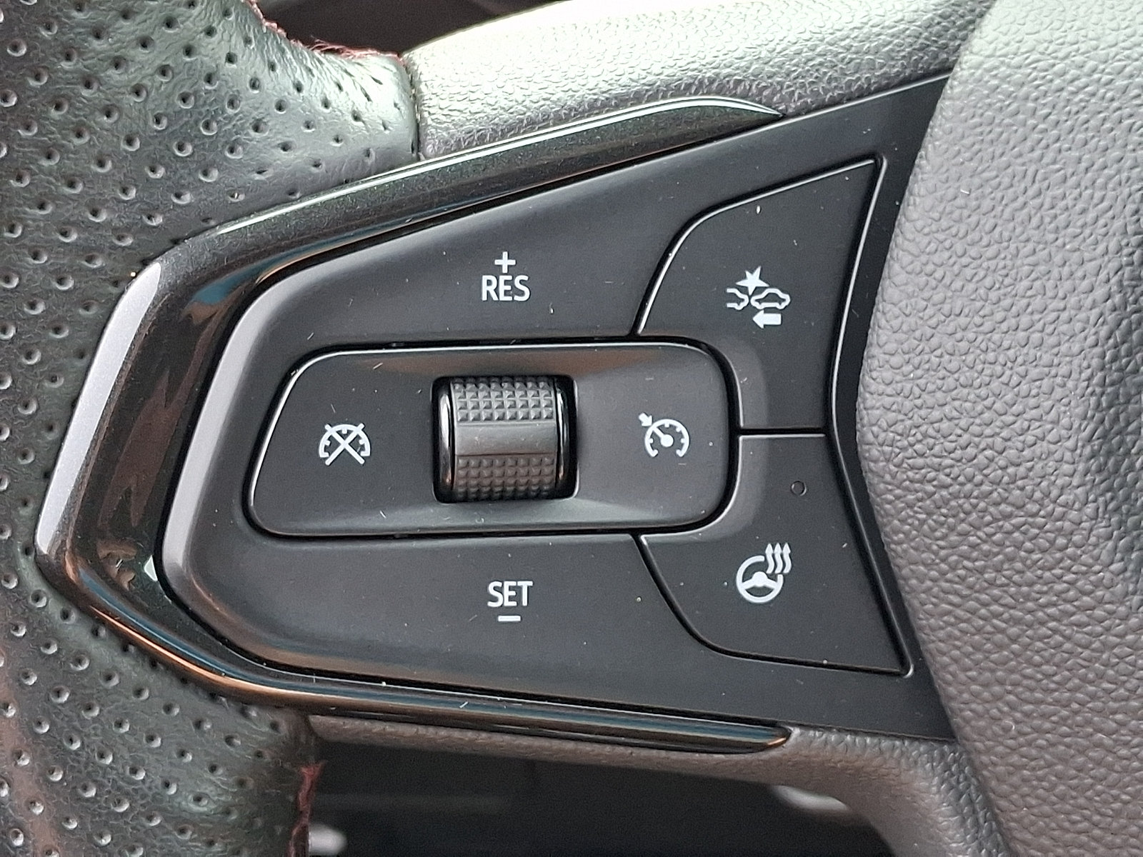 Certified 2023 Chevrolet TrailBlazer RS FWD image 21