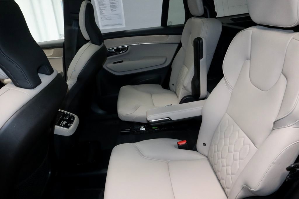 Used 2025 Volvo XC90 B5 Plus w/ Protection Package AWD/4WD image 23