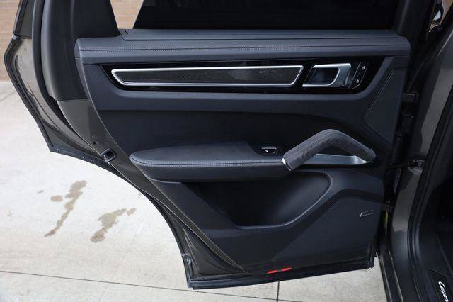 Used 2023 Porsche Cayenne Turbo AWD/4WD image 20