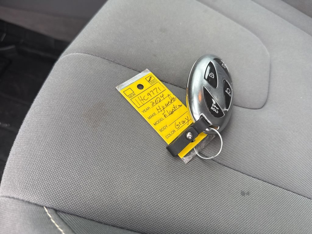 Used 2024 Hyundai Elantra SEL FWD image 32
