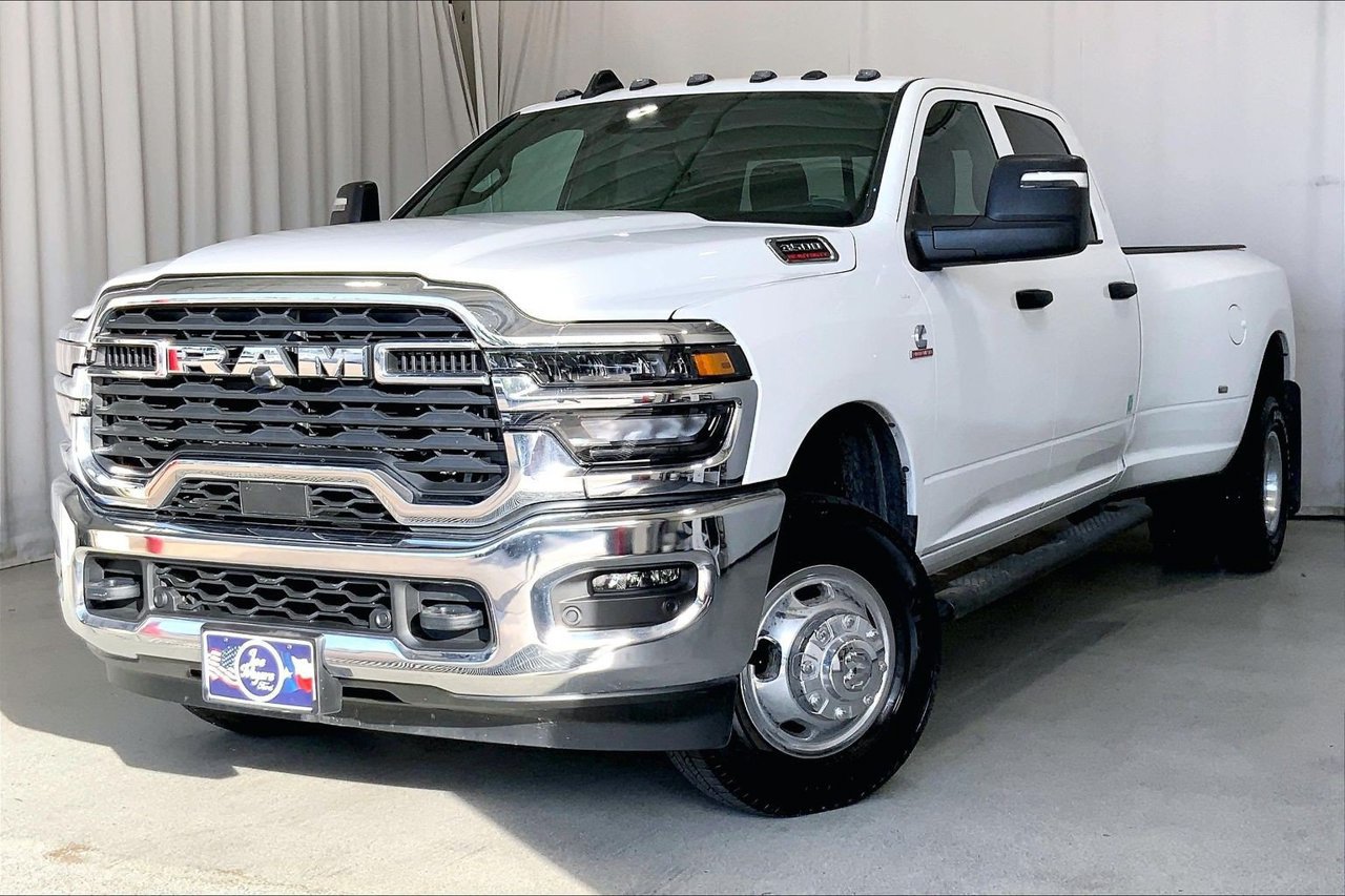 Used 2026 RAM 3500 Tradesman AWD/4WD image 12