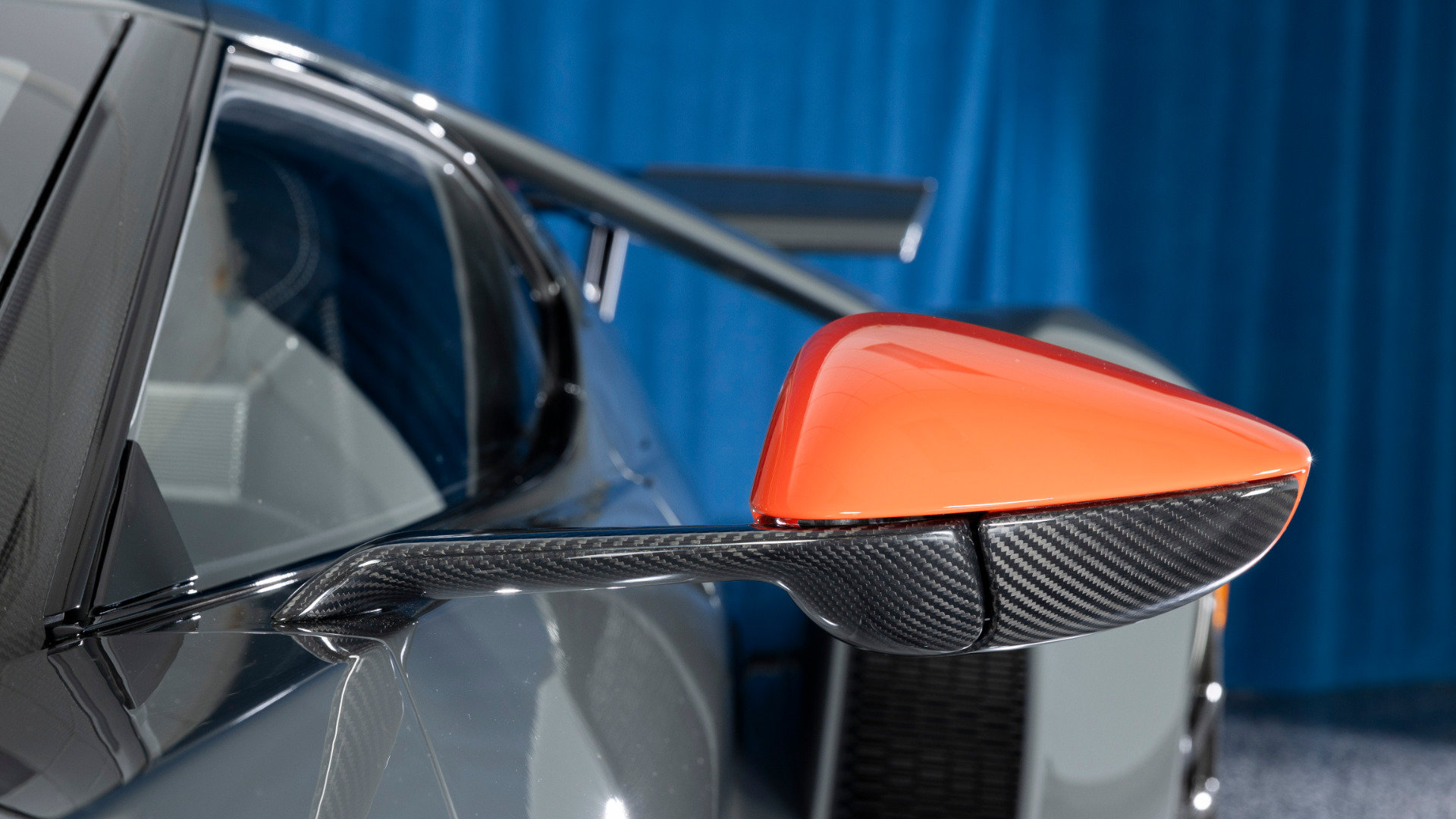 Used 2020 Ford GT Carbon Series RWD image 21