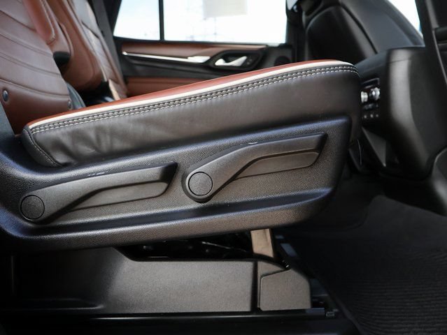 Used 2024 GMC Yukon Denali Ultimate AWD/4WD image 15