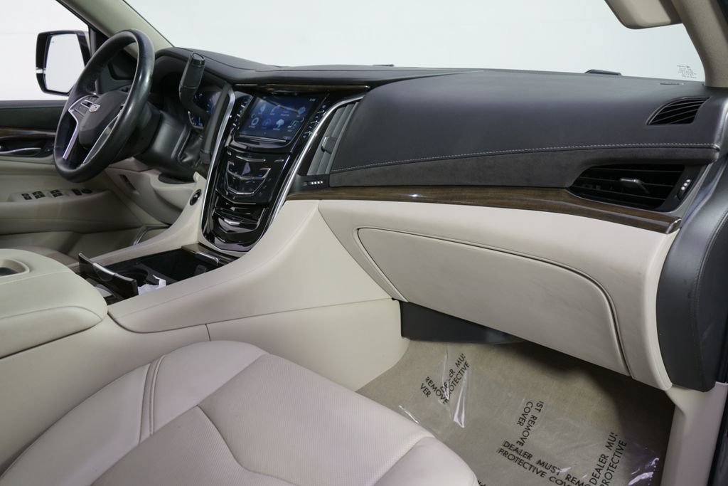 Used 2019 Cadillac Escalade Premium Luxury AWD/4WD image 15