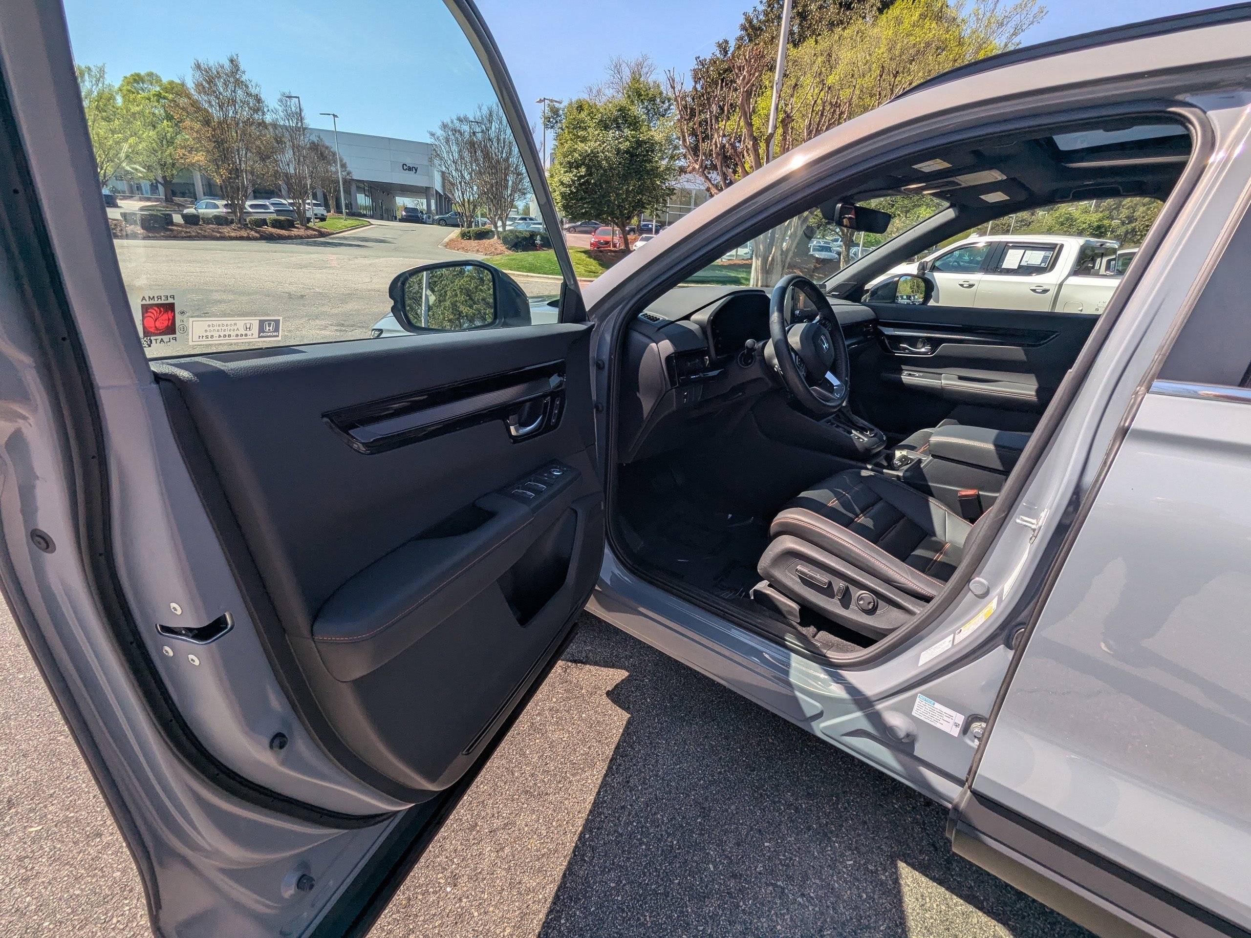 Used 2024 Honda CR-V Sport Touring image 9