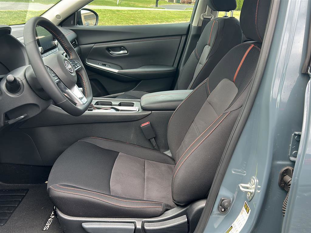 Used 2025 Nissan Sentra SR FWD image 10