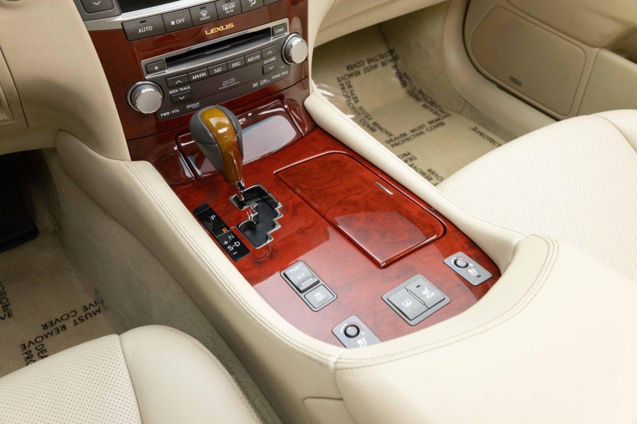 Used 2012 Lexus LS 460 w/ Luxury Value Edition RWD image 18