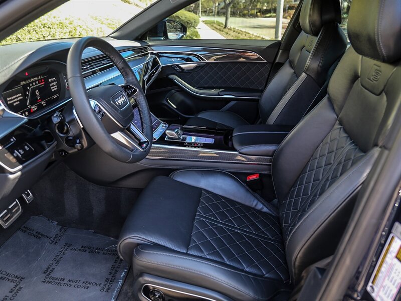 Used 2024 Audi S8 AWD/4WD image 30