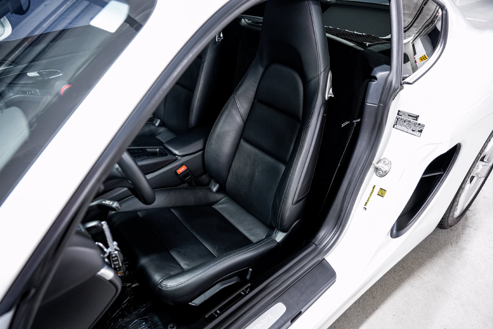 Used 2014 Porsche Cayman RWD image 17
