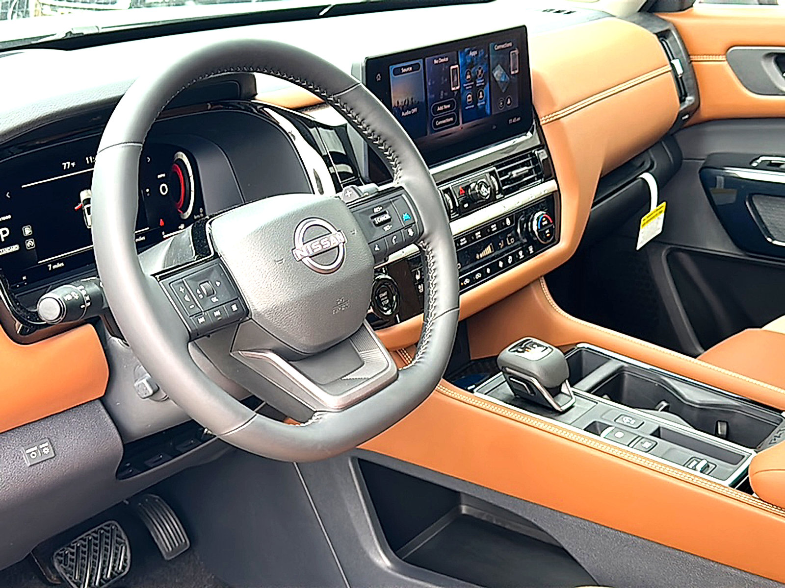 New 2026 Nissan Pathfinder Platinum w/ Lighting Package FWD image 9