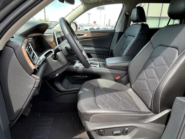 Used 2024 Volkswagen Atlas SE image 23