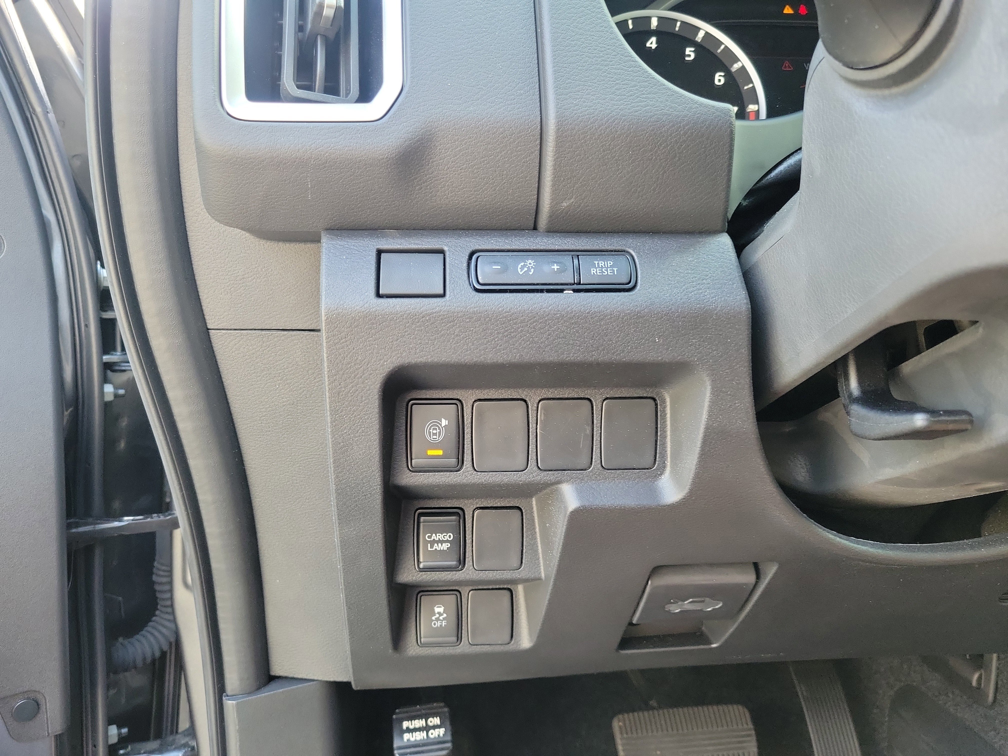 Used 2025 Nissan Frontier SV RWD image 11