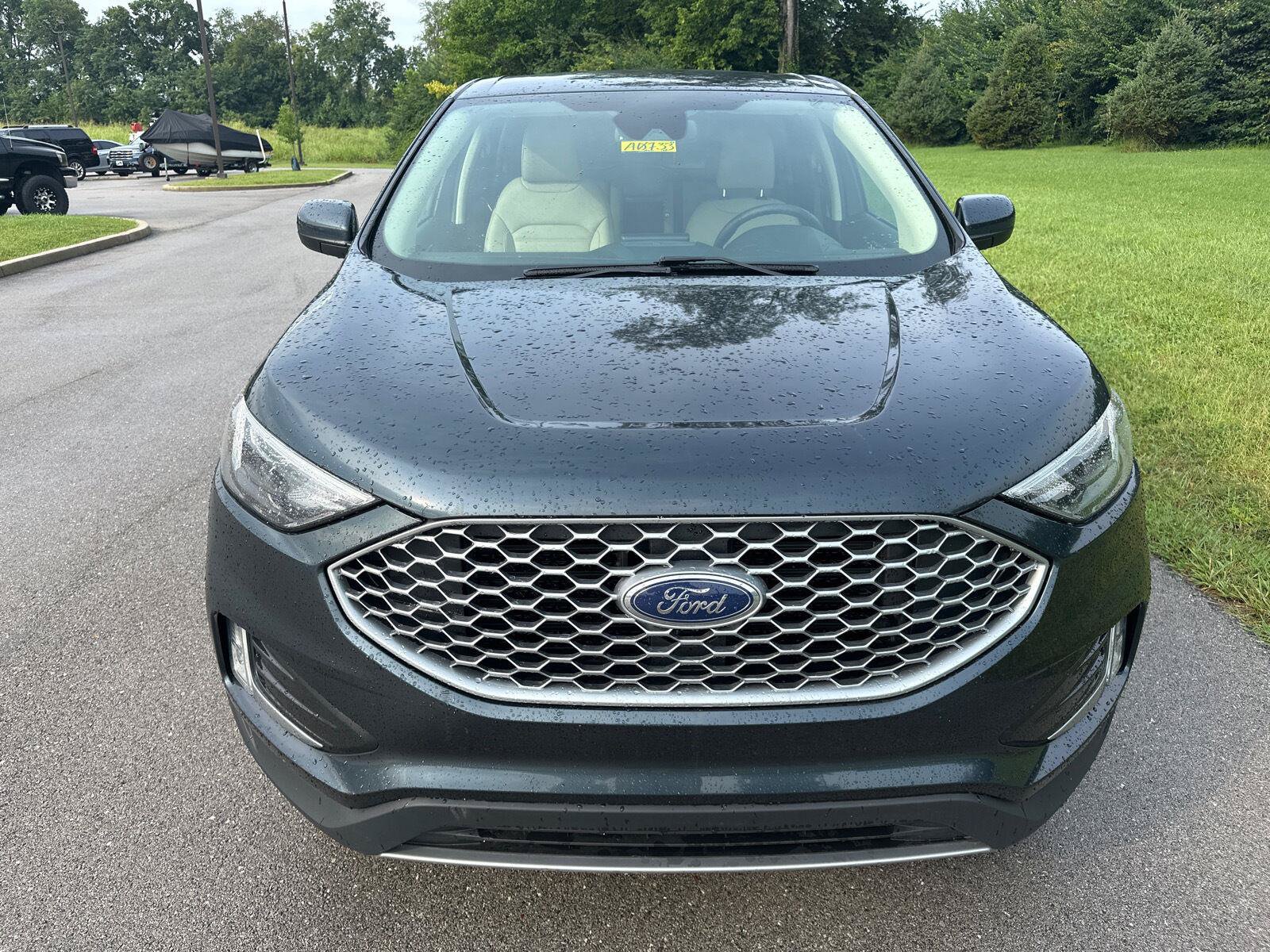 Used 2023 Ford Edge SEL w/ Convenience Package AWD/4WD image 2