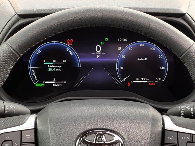 Used 2025 Toyota Sienna Limited image 40