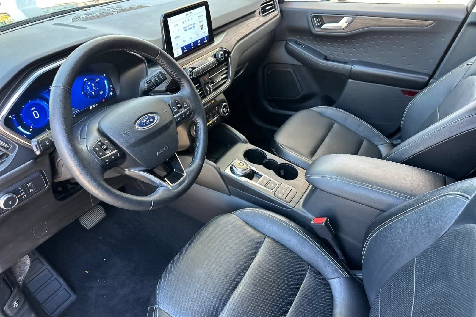 Certified 2020 Ford Escape Titanium AWD/4WD image 12