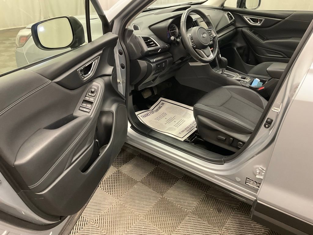 Used 2022 Subaru Forester Premium AWD/4WD image 4