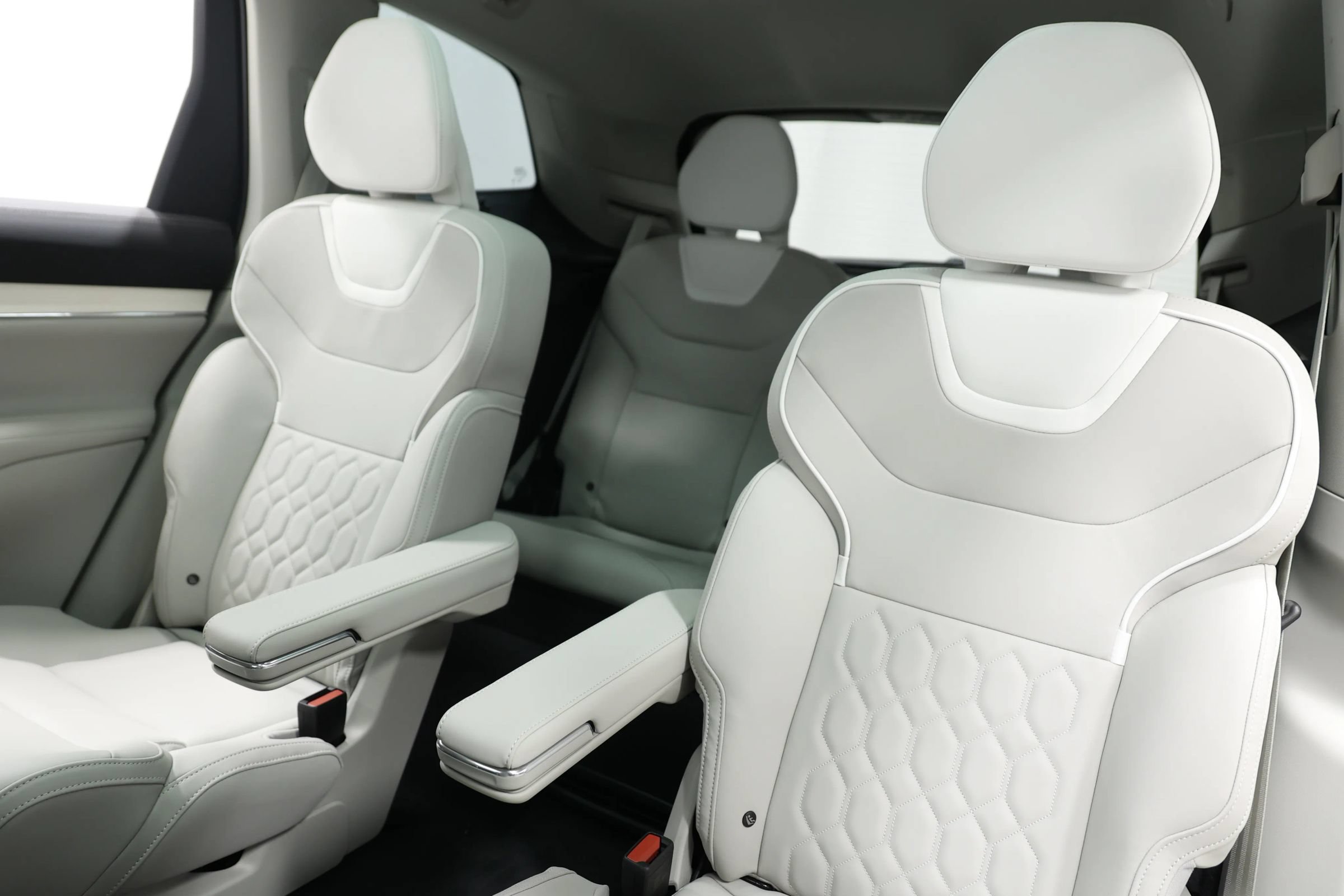Used 2025 Volvo EX90 Ultra AWD/4WD image 3