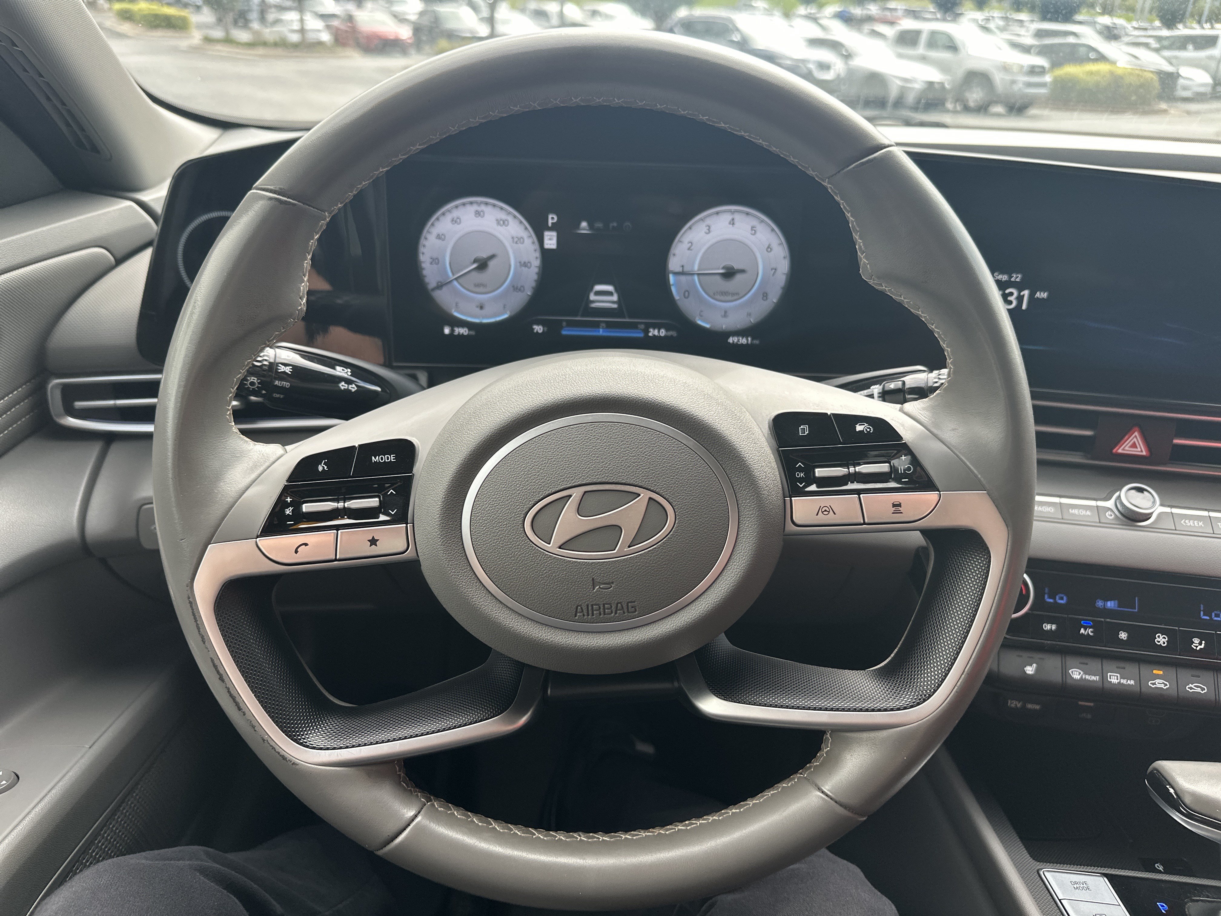 Used 2025 Hyundai Elantra SEL FWD image 17