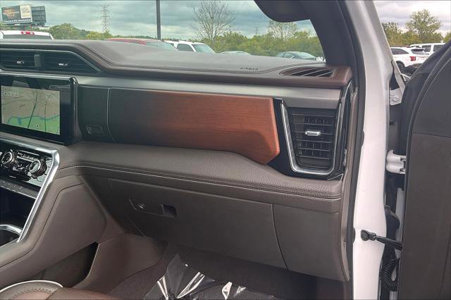 Used 2024 GMC Sierra 3500 Denali w/ Technology Package image 24