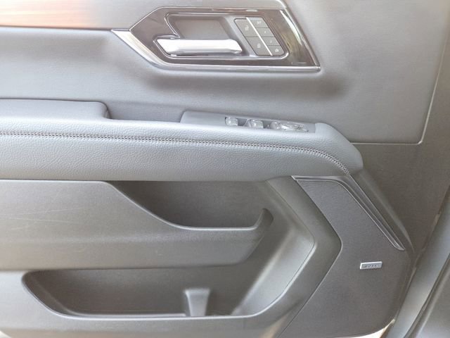 Used 2025 GMC Yukon Denali image 37