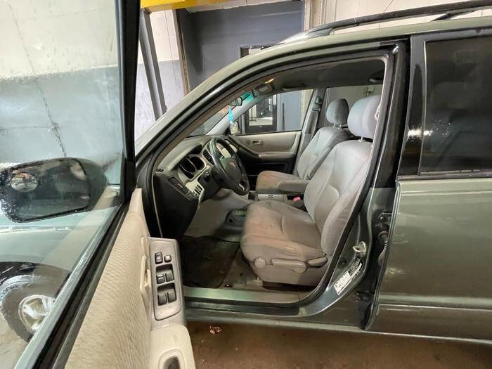 Used 2004 Toyota Highlander 4WD V6 image 19