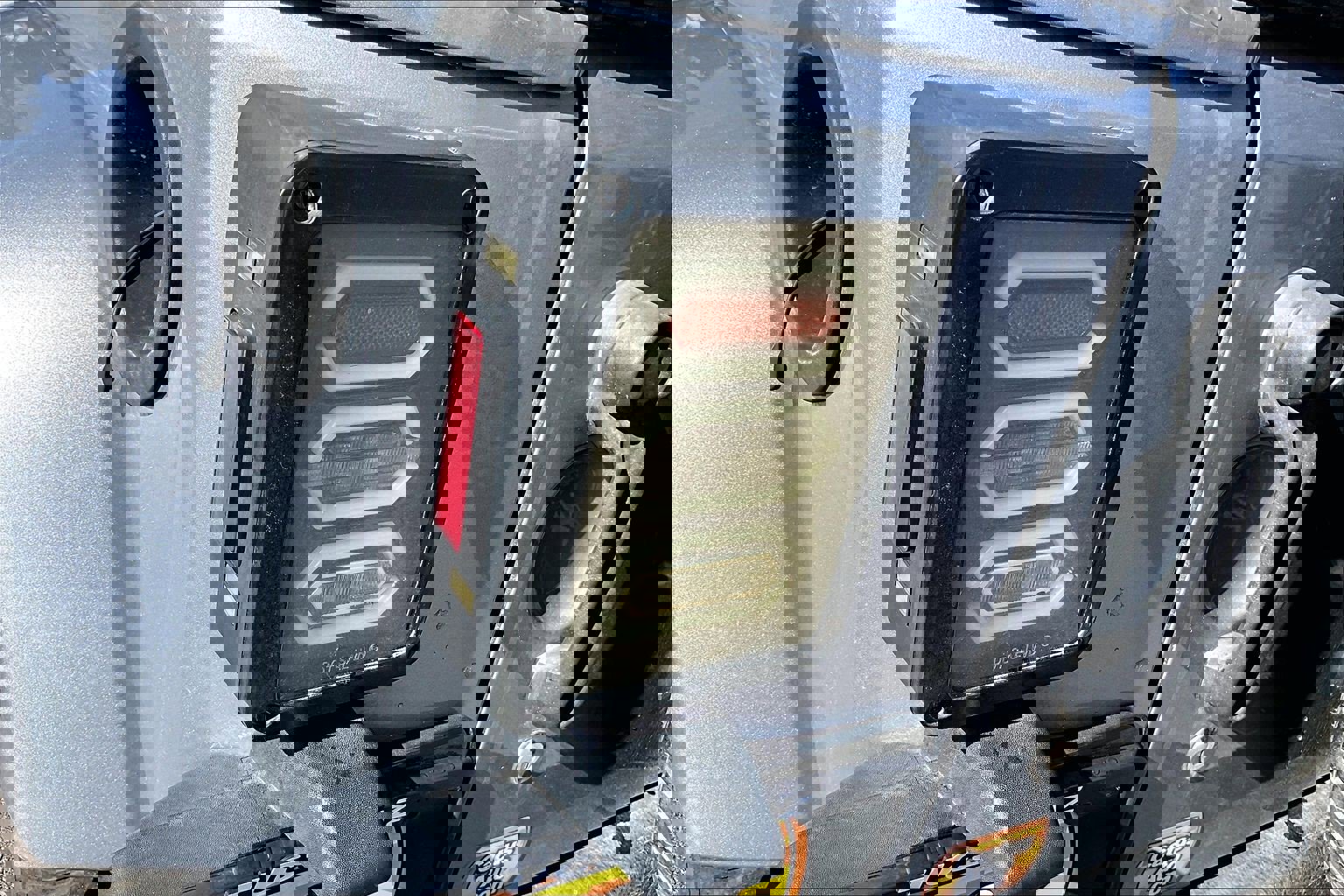 Used 2018 Jeep Wrangler Sahara w/ Connectivity Group image 25