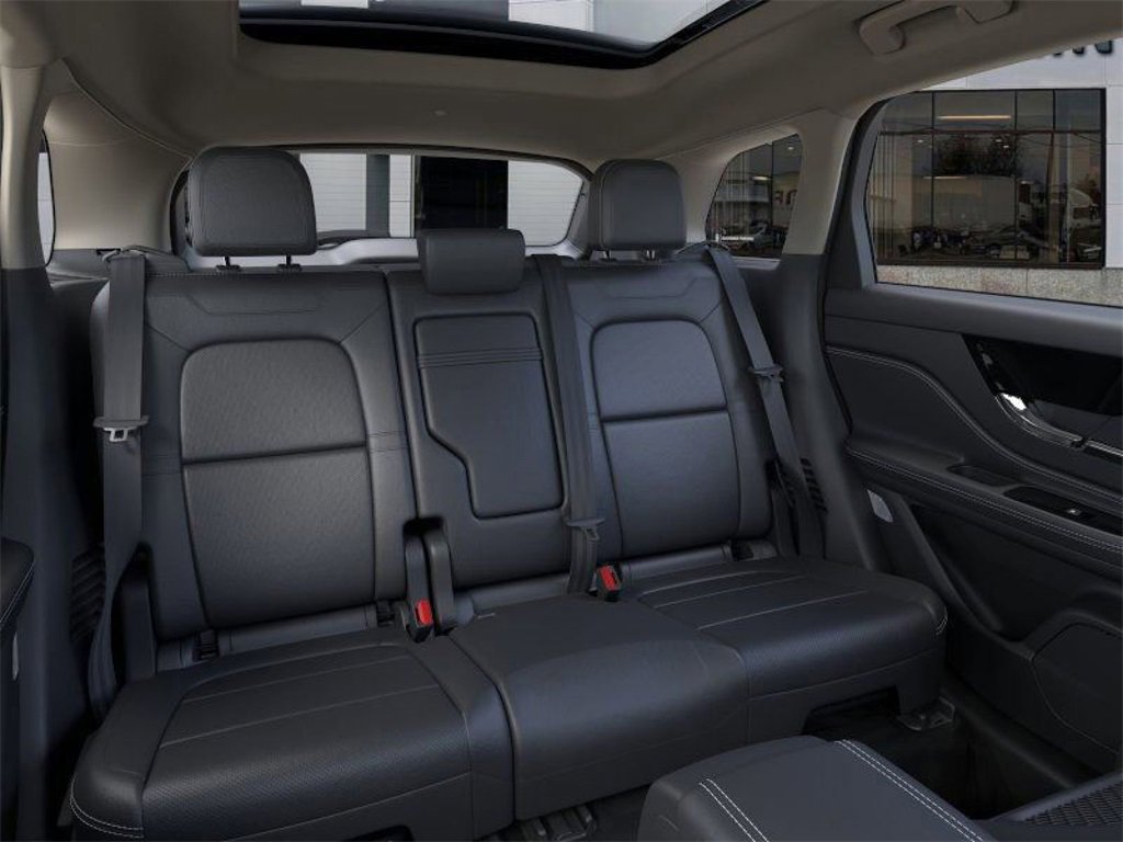 New 2025 Lincoln Corsair Reserve w/ Equipment Group 202A image 11