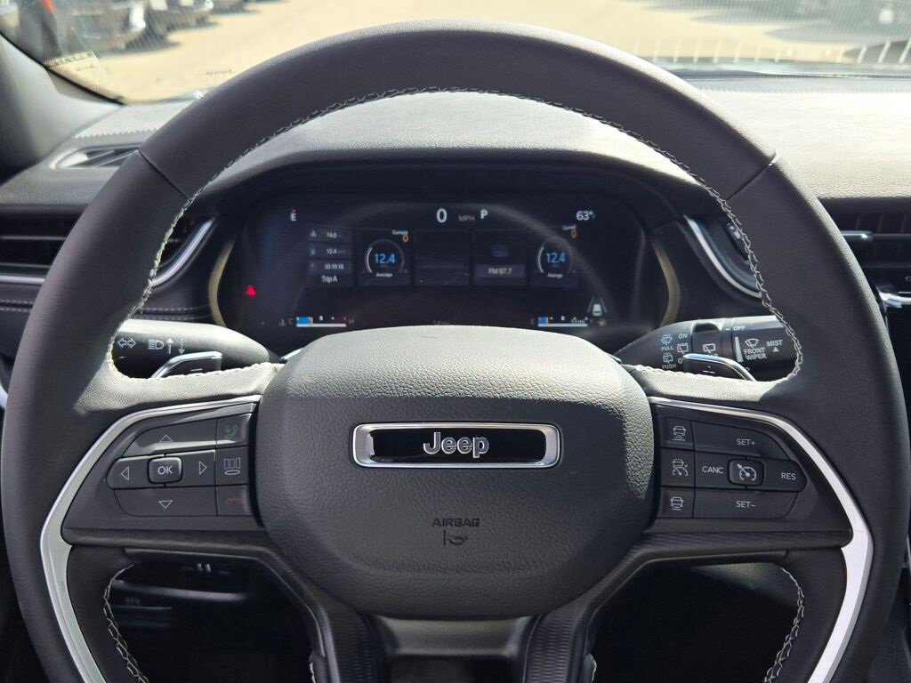 New 2025 Jeep Grand Cherokee L Laredo w/ Trailer Tow Package image 35