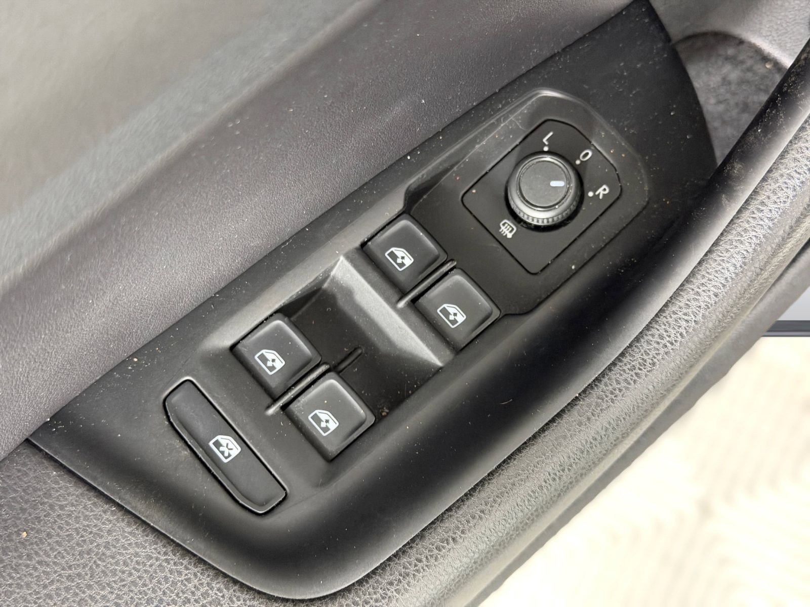 Used 2019 Volkswagen Arteon SE FWD image 22