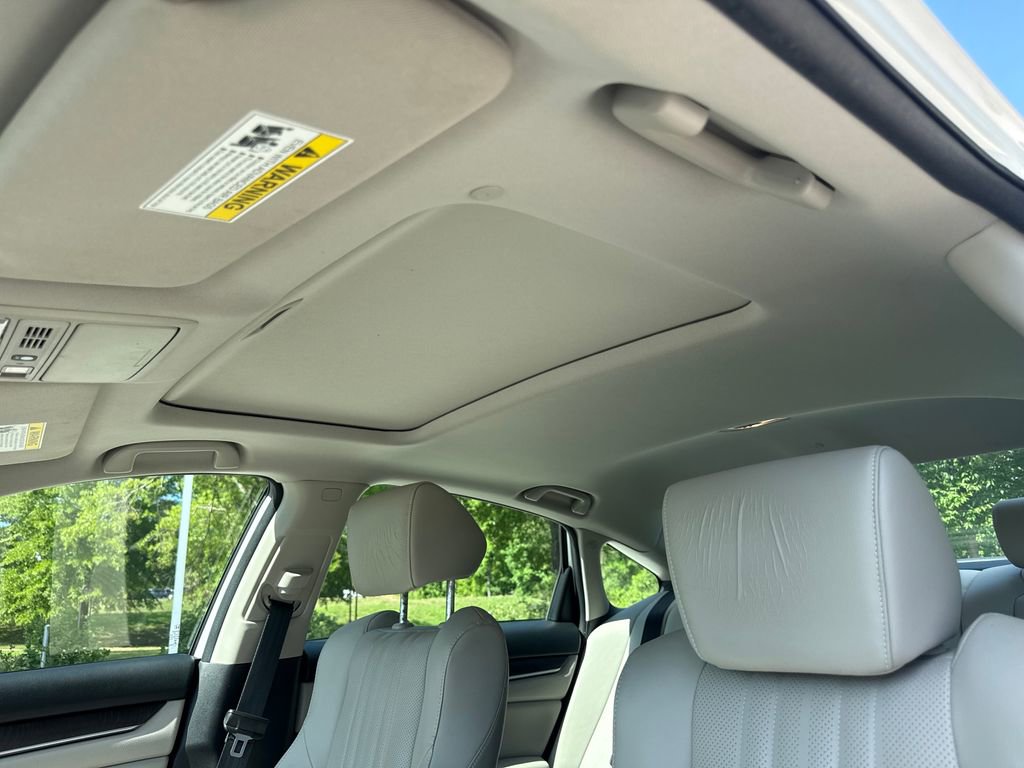 Used 2018 Honda Accord Touring image 30